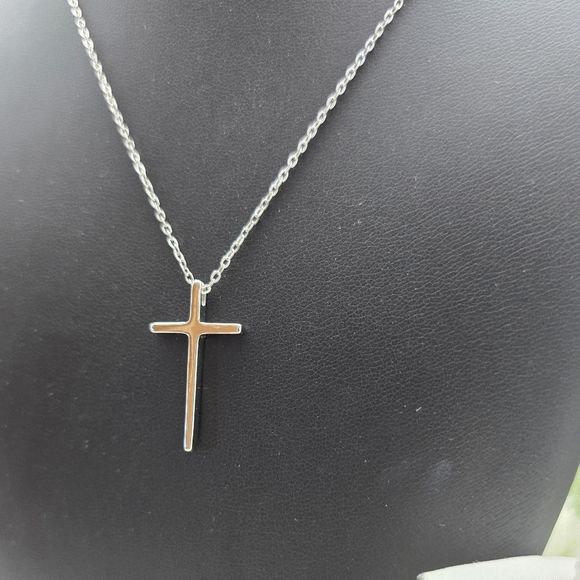 SIMPLE CROSS STERLING SILVER NECKLACE - Picture 3 of 8